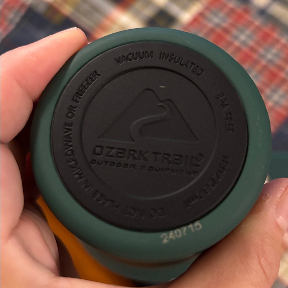 Ozark trail Green Travel Mug with Geometric Design - Picture 3 of 5